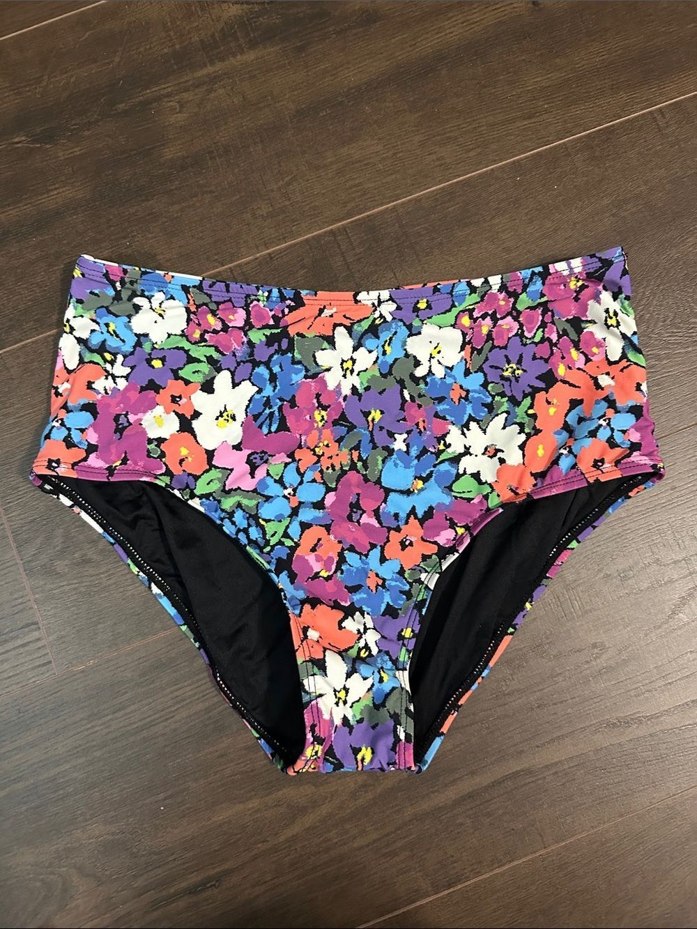 NWT Angie Hi-Waisted Floral Swim Bottom - Size Small
